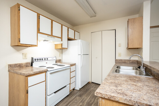 The Woods at McNeil Farms in Blacklick, OH - Foto de edificio - Interior Photo