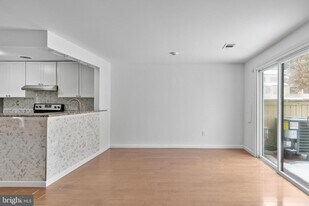 8619 Welbeck Way in Gaithersburg, MD - Building Photo