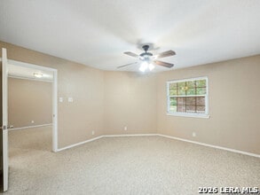 11610 Vance Jackson Rd in San Antonio, TX - Foto de edificio - Building Photo