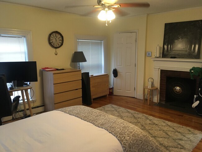 25 Joy St, Unit 1 in Boston, MA - Building Photo - Building Photo