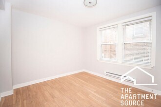 515 W Belmont Ave in Chicago, IL - Building Photo - Building Photo