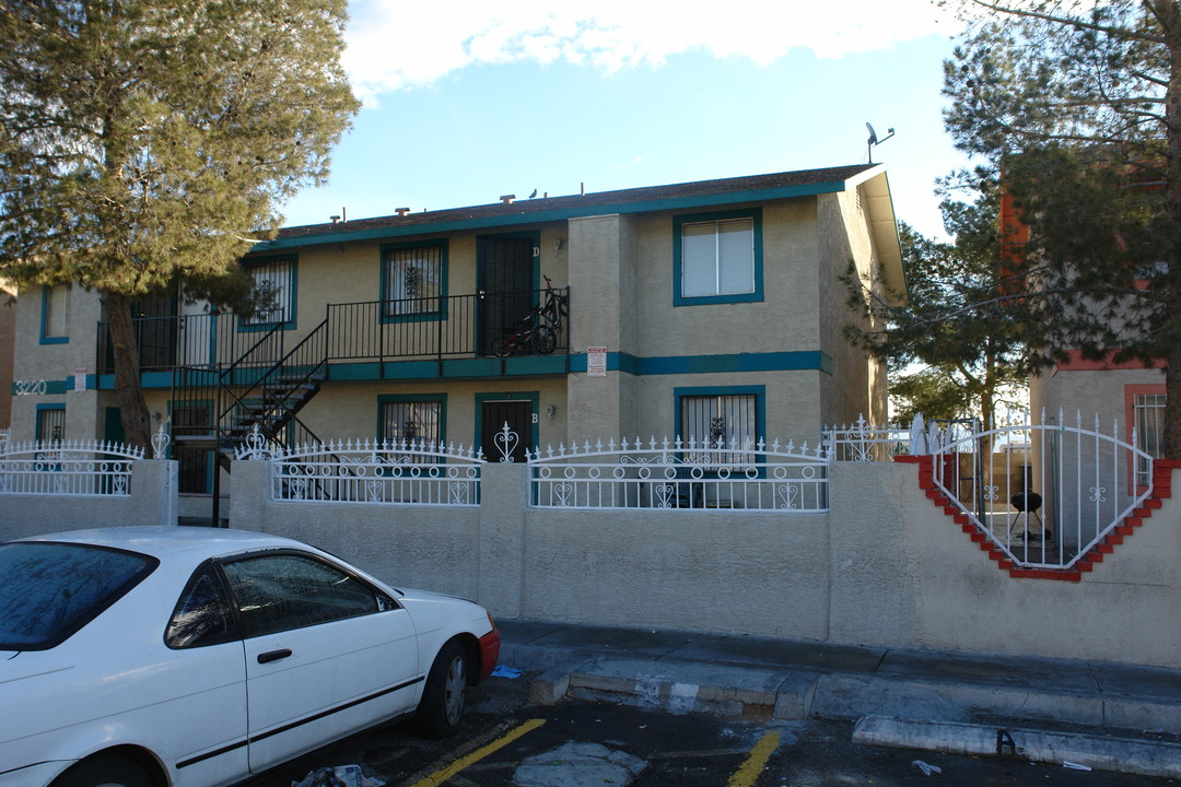 Arroyo Apartments in North Las Vegas, NV - Building Photo