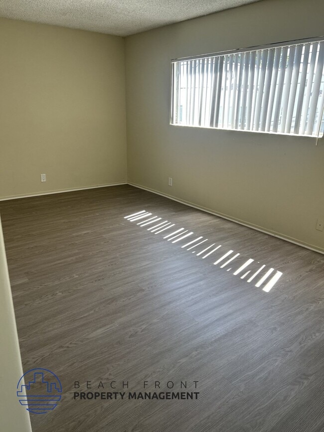 6214 Victoria Blvd. in Los Angeles, CA - Foto de edificio - Building Photo