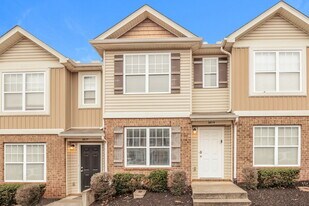 8039 Logan Dr in La Vergne, TN - Building Photo