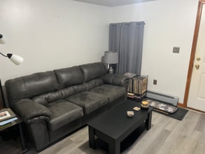 56 Funston Ave, Unit 2 in Torrington, CT - Foto de edificio - Building Photo