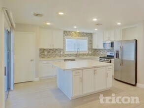 9569 Colorado Blue St in Las Vegas, NV - Foto de edificio - Building Photo