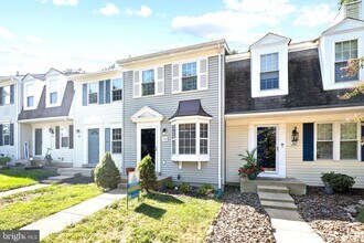 32 Dorrell Ct in Sterling, VA - Building Photo - Building Photo
