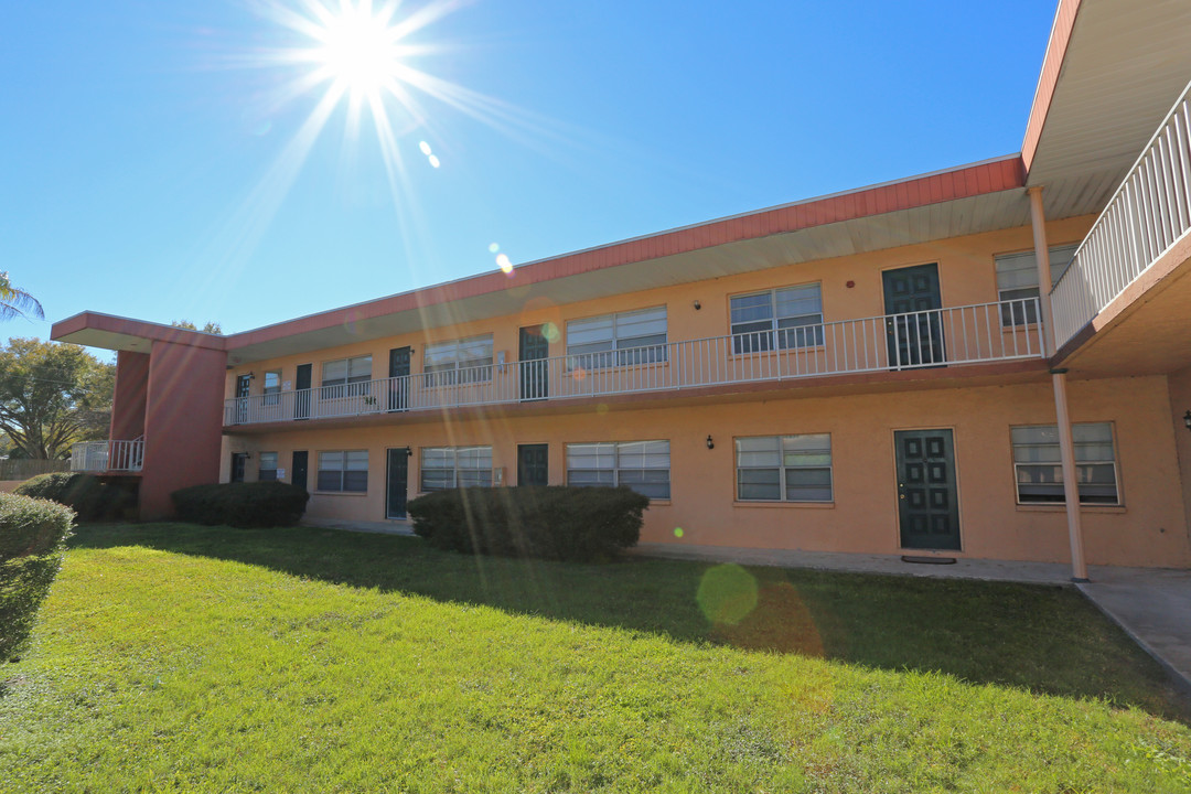 Stone Crest in Pinellas Park, FL - Building Photo