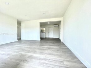1004 SW 24th Ave in Fort Lauderdale, FL - Building Photo - Building Photo