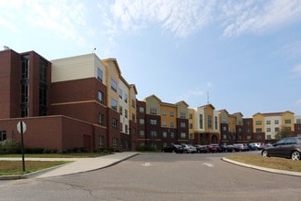 The Village at NEOMED in Rootstown, OH - Foto de edificio - Building Photo