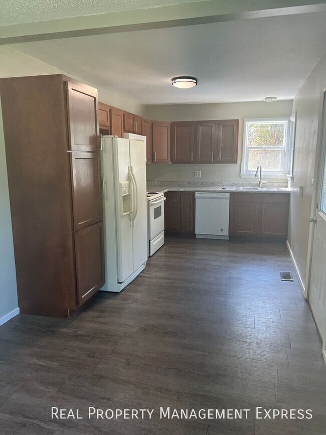 1012 W 8th St-Unit -1012 (LOWER) in Sioux Falls, SD - Building Photo - Building Photo