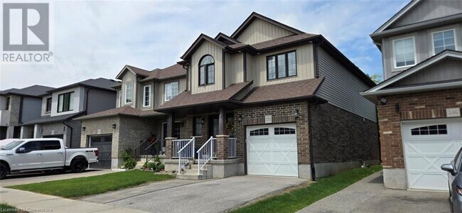 250 Moorlands Crescent in Kitchener, ON - Building Photo - Building Photo