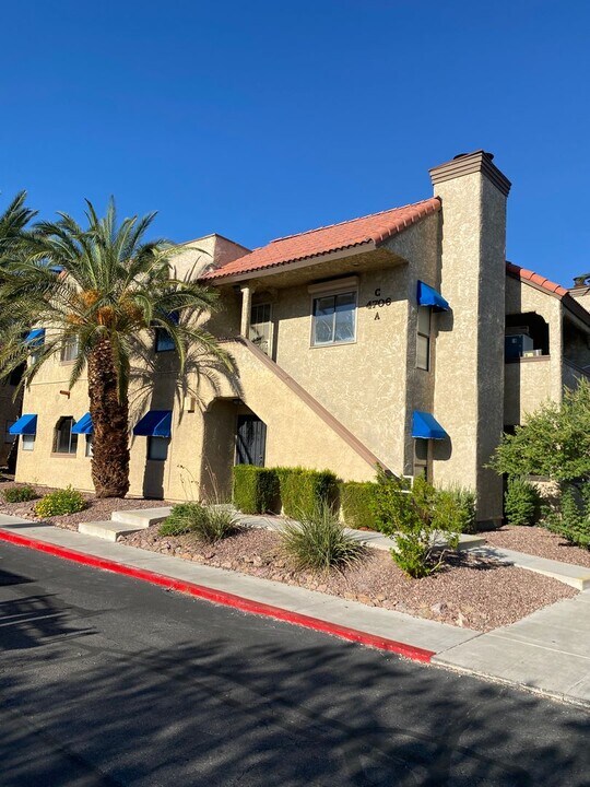 4706 O'Bannon Dr in Las Vegas, NV - Foto de edificio