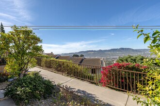 1709 Camino de Villas in Burbank, CA - Building Photo - Building Photo