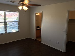10533 W Sands Dr in Peoria, AZ - Building Photo - Building Photo