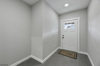 143 Johnston Ave in Plainfield, NJ - Foto de edificio - Building Photo