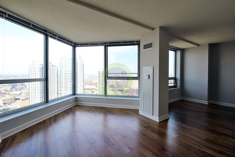 312 N Canal St in Chicago, IL - Building Photo