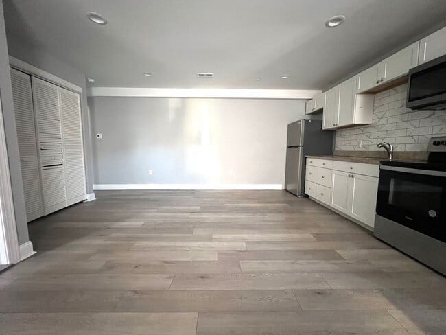 property at 5239 Jefferson St