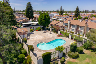 4600 Beechwood St in Bakersfield, CA - Building Photo - Building Photo