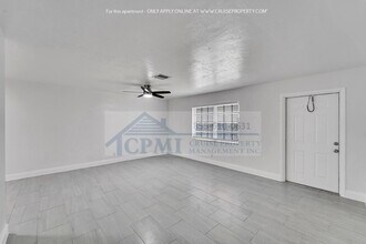 3249 Coral Hills Dr in Coral Springs, FL - Foto de edificio - Building Photo