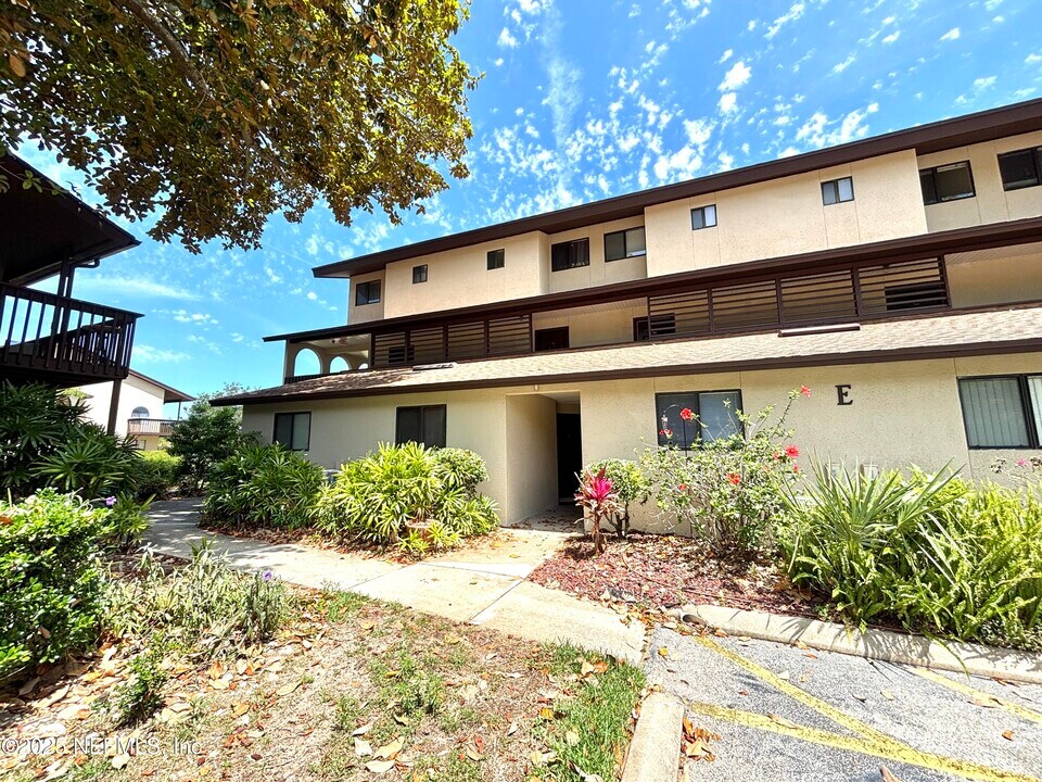 1255 Ponce Island Dr in St. Augustine, FL - Building Photo