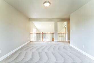 2688 N Fremont St in Cornelius, OR - Foto de edificio - Building Photo