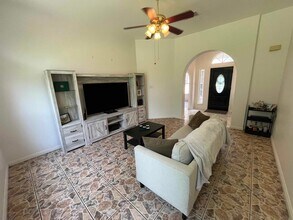 116 River Knoll in Castroville, TX - Foto de edificio - Building Photo