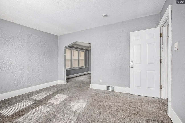 16224 Kentucky St, Unit Top 2 in Detroit, MI - Foto de edificio - Building Photo