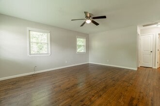 60 Neal St in Farmington, AR - Building Photo - Building Photo