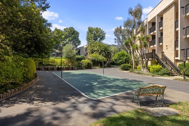 Resort-Style 2-Bed, 2-Bath Condo with Lake in Culver City, CA - Building Photo - Building Photo