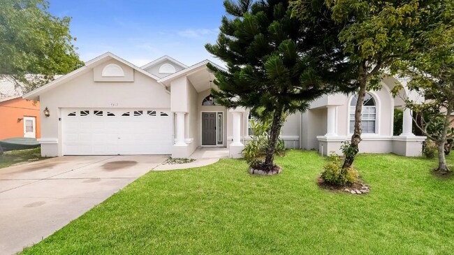 7371 Box Elder Dr in Port Richey, FL - Building Photo - Building Photo