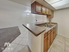 540 N May in Mesa, AZ - Foto de edificio - Building Photo