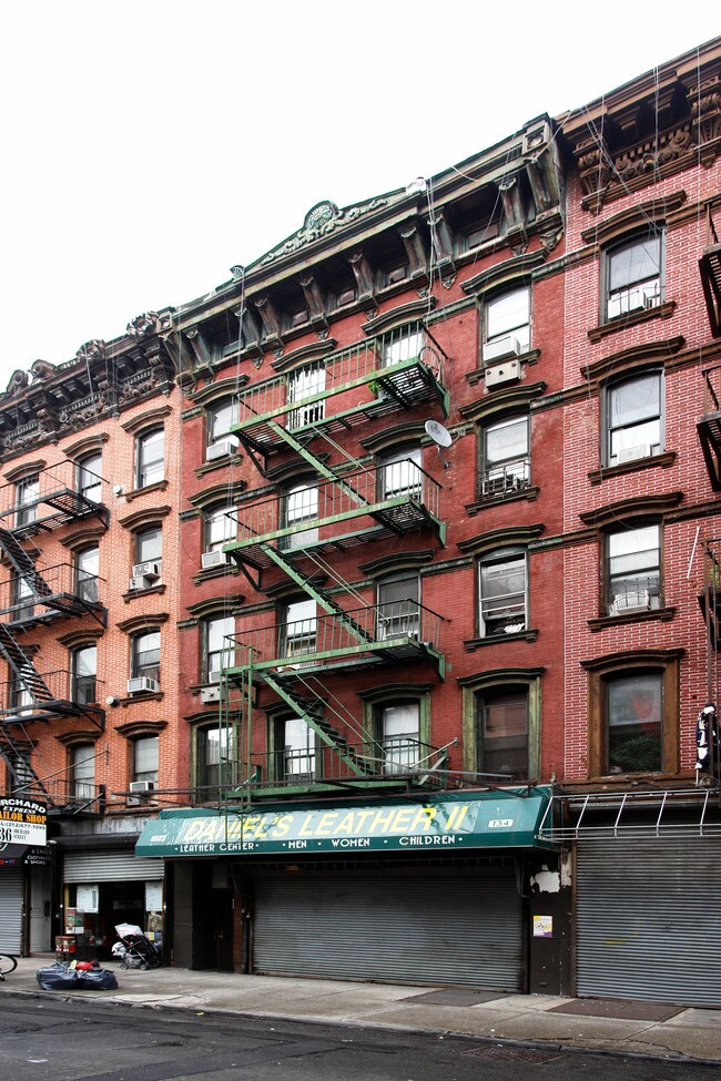 134 Orchard St in New York, NY - Building Photo - Building Photo