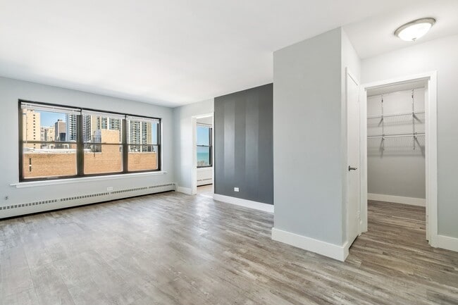 5858 N Sheridan Rd in Chicago, IL - Building Photo - Building Photo