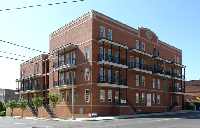 River Crest Condominiums in Memphis, TN - Building Photo - Building Photo