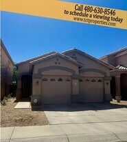 10529 W Almeria Rd in Avondale, AZ - Building Photo