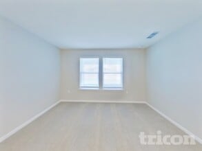 11430 Tiburon Dr in Jacksonville, FL - Foto de edificio - Building Photo