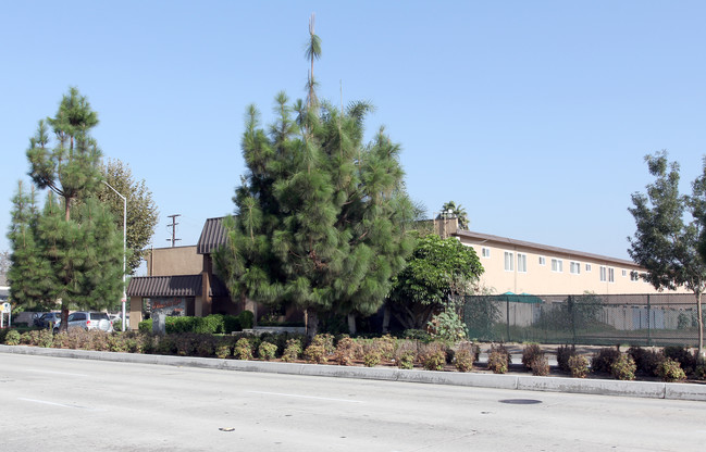 Fleur De Lis Apartments in Downey, CA - Building Photo - Building Photo