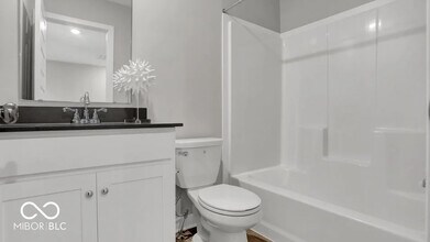 1100 Bella Rita Ln in Pendleton, IN - Building Photo - Building Photo