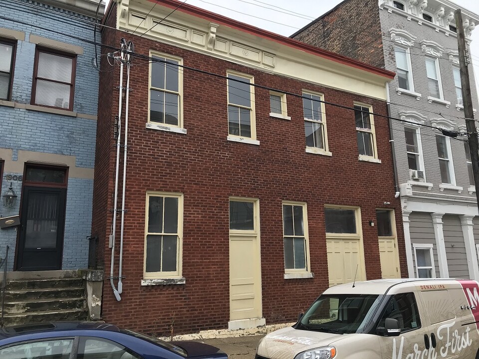 1902 Colerain Ave in Cincinnati, OH - Building Photo