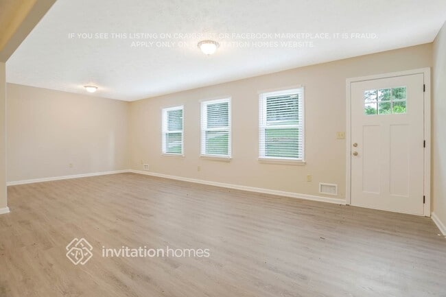 246 Sandra Dr NW in Lilburn, GA - Building Photo - Building Photo