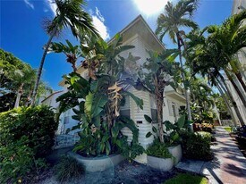 1030 Jefferson Ave in Miami Beach, FL - Building Photo