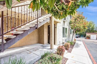 1661 Bayview Heights Dr in San Diego, CA - Building Photo - Building Photo