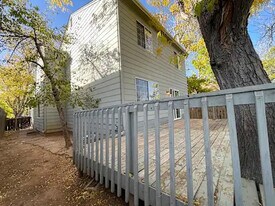 6405 S Oak Way in Littleton, CO - Building Photo