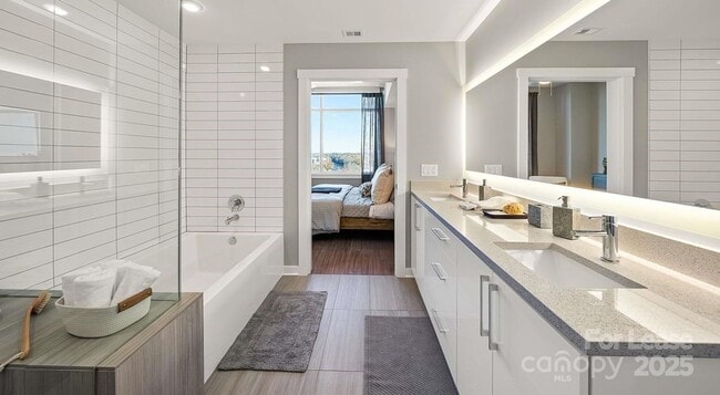 4425 Sharon Rd, Unit 1 in Charlotte, NC - Building Photo - Building Photo