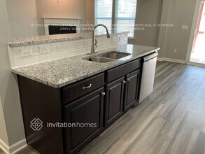 1012 Harvest Point Dr in Fuquay Varina, NC - Building Photo - Building Photo