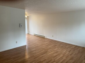 7425 SE Henry St in Portland, OR - Building Photo - Building Photo