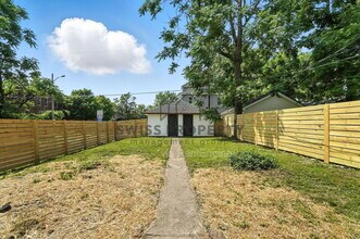 889 E Livingston Ave in Columbus, OH - Building Photo - Building Photo