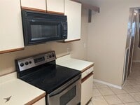 17303 Saturn Ln photo'