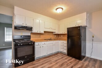 295 Charlotte Blvd in Stockbridge, GA - Building Photo - Building Photo